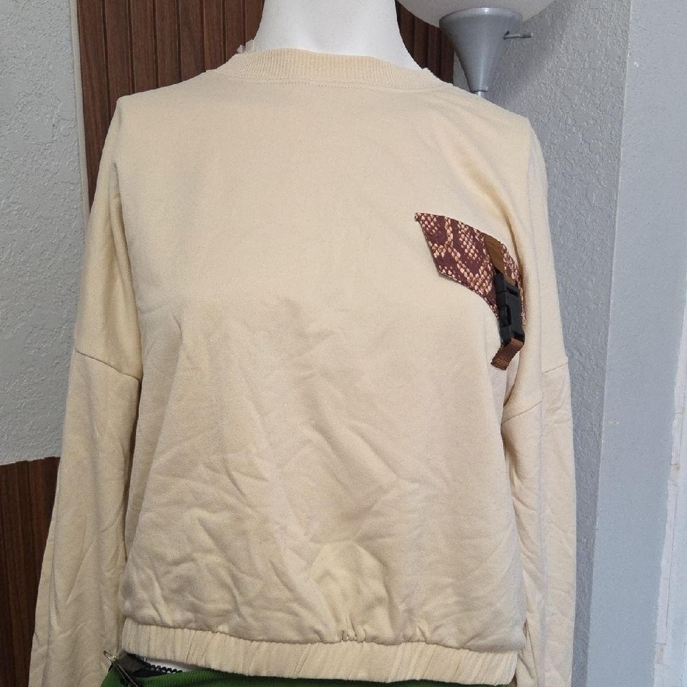 Derek Heart Cream Top with Brown Snake Print Accent Medium Size